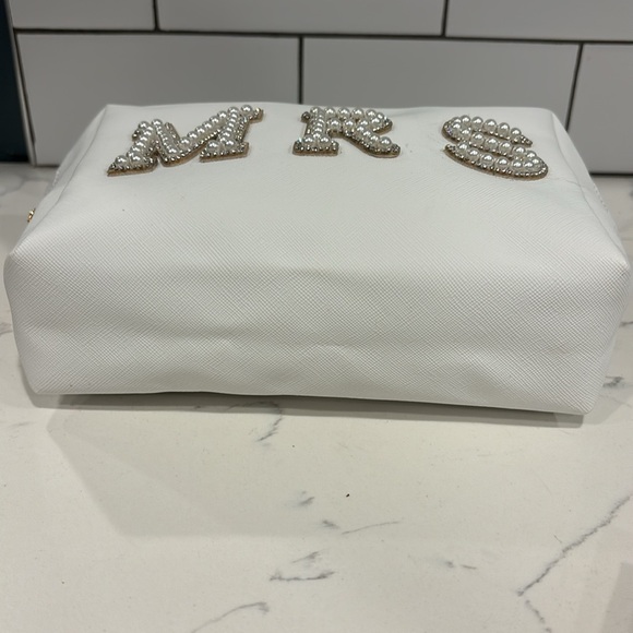 Wedding Set: Mrs Makeup Bag, Garter & Ring Box - Picture 3 of 12